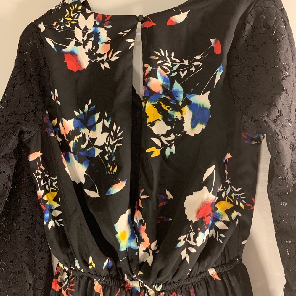3/$15!!  Lace Sleeve Romper - Picture 5 of 5